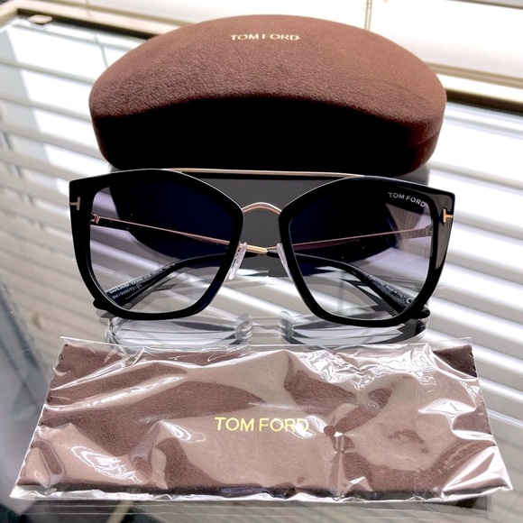 New Tom Ford Sunglasses - Picture 9 of 12